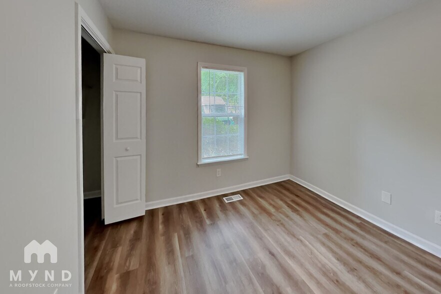 Building Photo - 589 Spaniel Ln