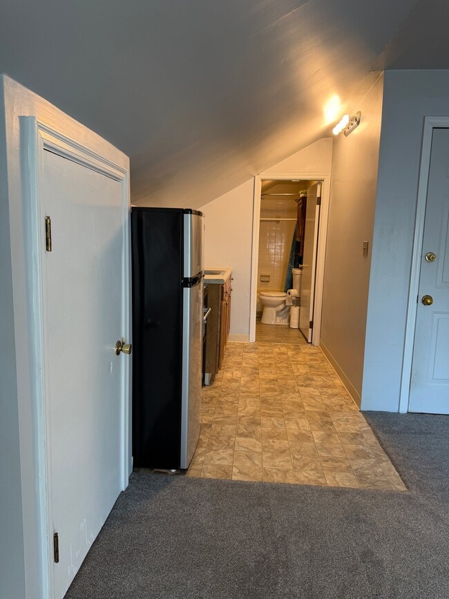 Building Photo - 329 Taylor Ave
