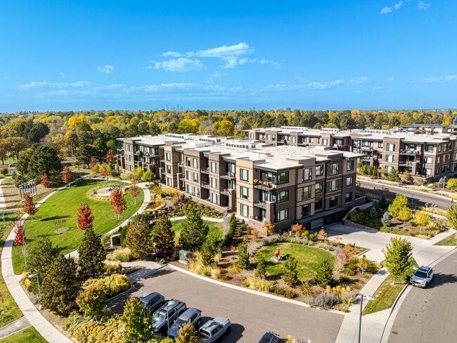 Building Photo - 6618 E Lowry Blvd