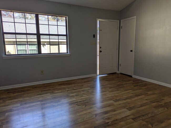 Building Photo - 240 Tallulah Trail