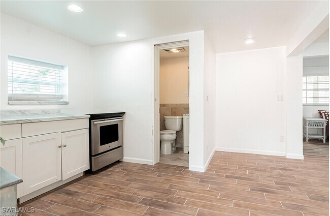 Building Photo - 1881 Danford St