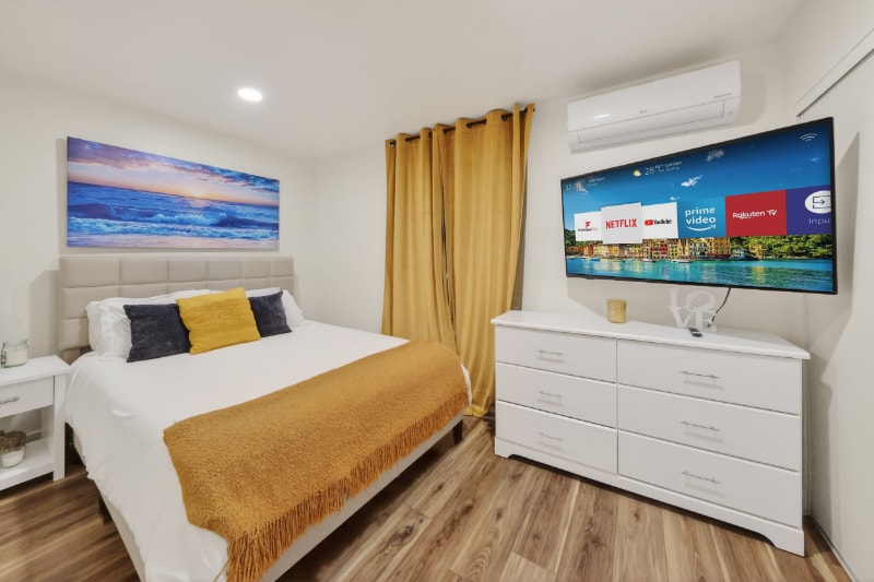 Building Photo - 225 S Main St