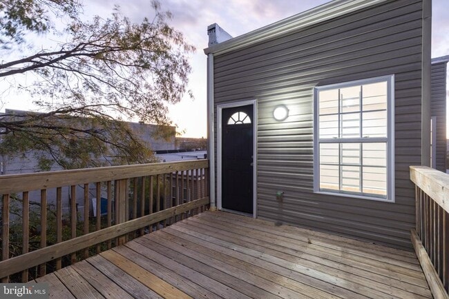 Building Photo - 1931 N Uber St