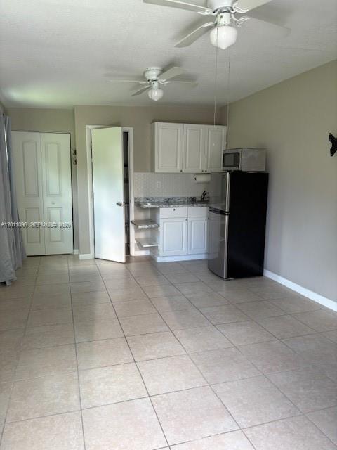 Building Photo - 3245 SW 82nd Ave