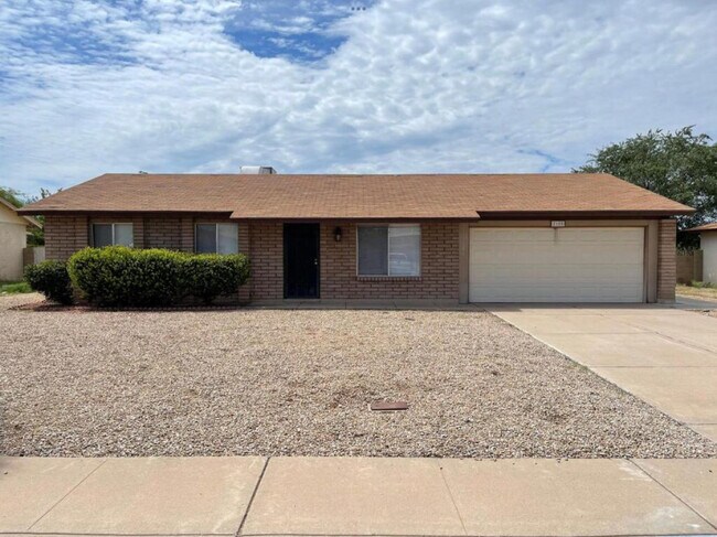 Building Photo - 2155 W Wickieup Ln, Phoenix, AZ 85027
