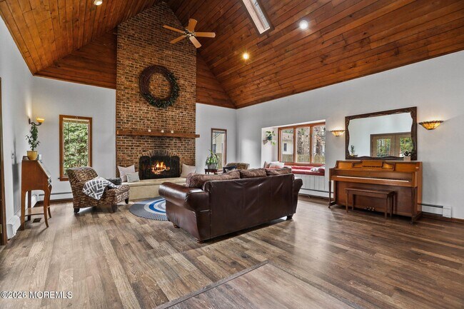 Building Photo - 1244 Whitesville Rd