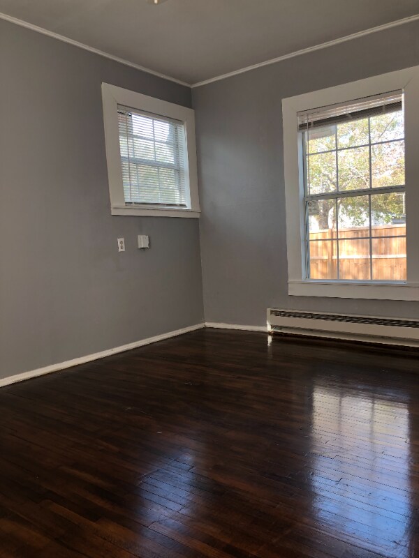 Building Photo - 1425 Daytona Dr