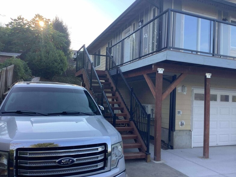 Front Door Entrance - 2417 Snyder Ave