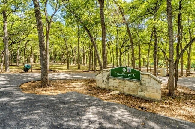 Building Photo - 2603 Mesquite Ln