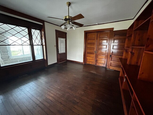 Building Photo - 521 S Grant St