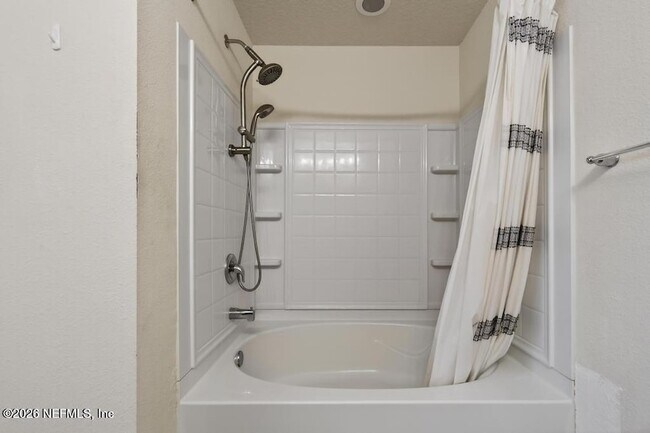 Building Photo - 45047 Amhurst Oaks Dr