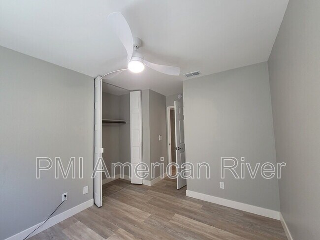 Building Photo - 9275 Defiance Cir