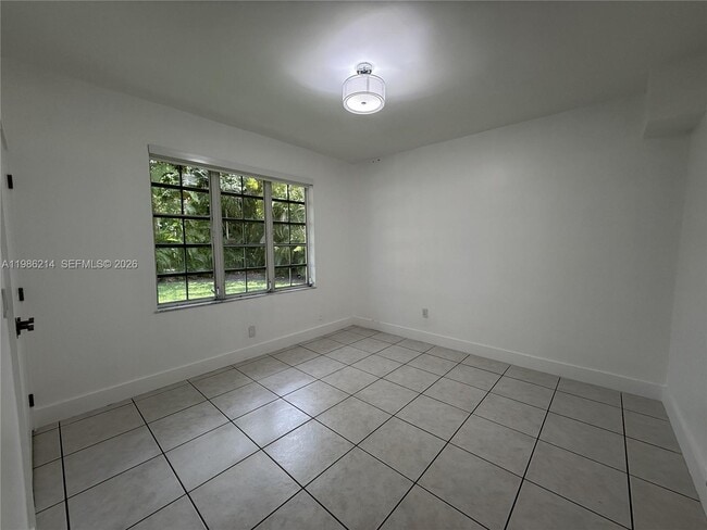 Building Photo - 820 Lorca St