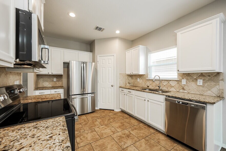 Building Photo - 8434 Cedar Meadows