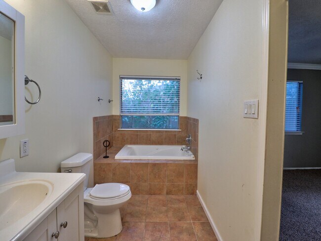 Building Photo - 9203 Danforth Way