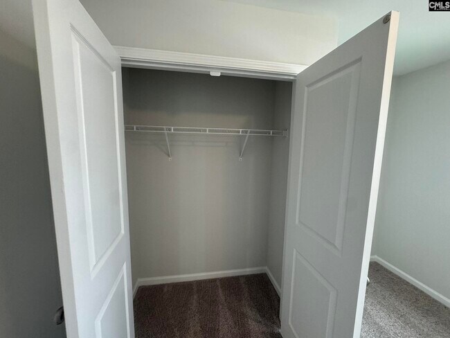 Building Photo - 3055 Hallsdale Dr