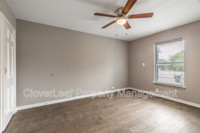 Building Photo - 402 W Wildwood Dr