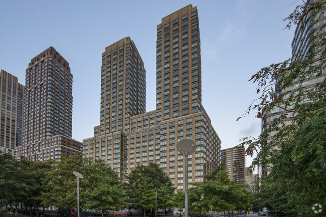 160 Riverside Blvd New York, NY 10069-0701 - 160 Riverside Boulevard