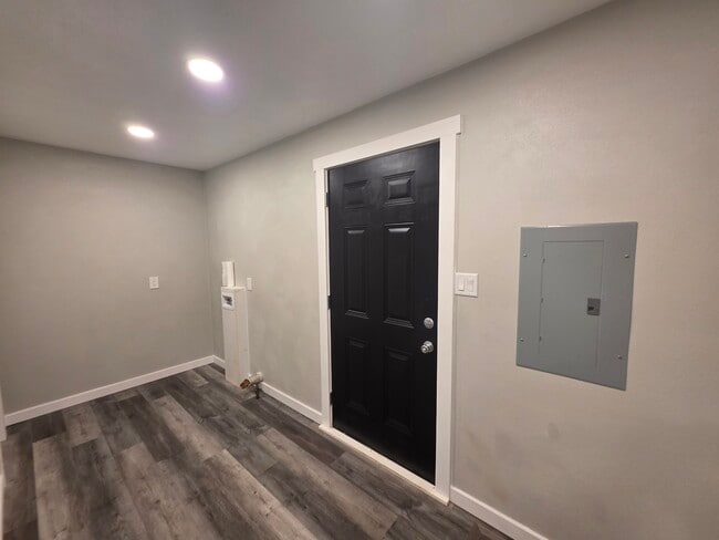 Building Photo - 102 Atlantic St