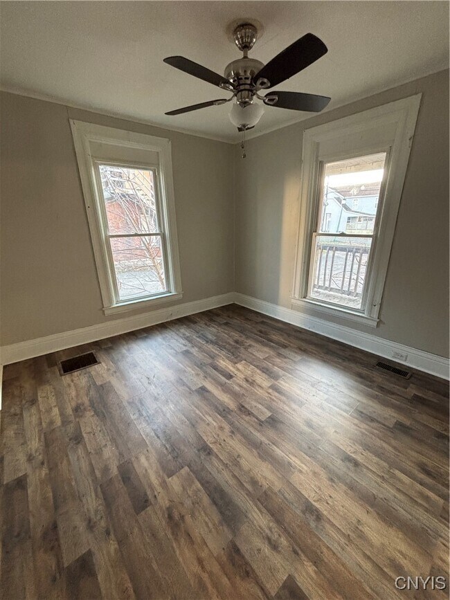 Building Photo - 508 Cooper St