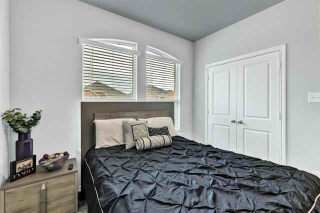 Building Photo - 11501 White River Dr