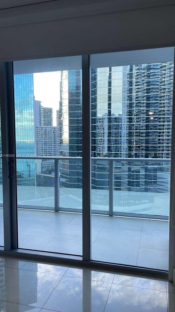 Building Photo - 1300 Brickell Bay Dr