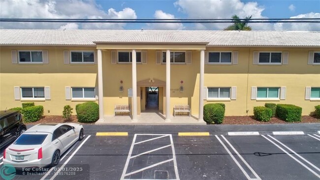 Building Photo - 2811 NE 51st St
