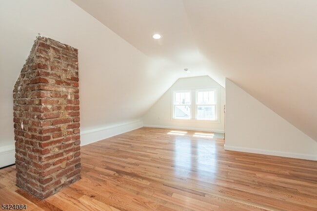 Building Photo - 39 Beekman St