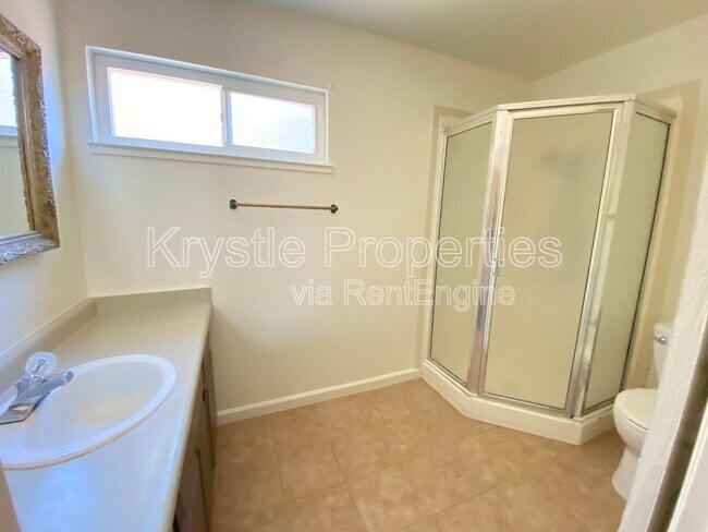Building Photo - 130 Yorkshire Ct