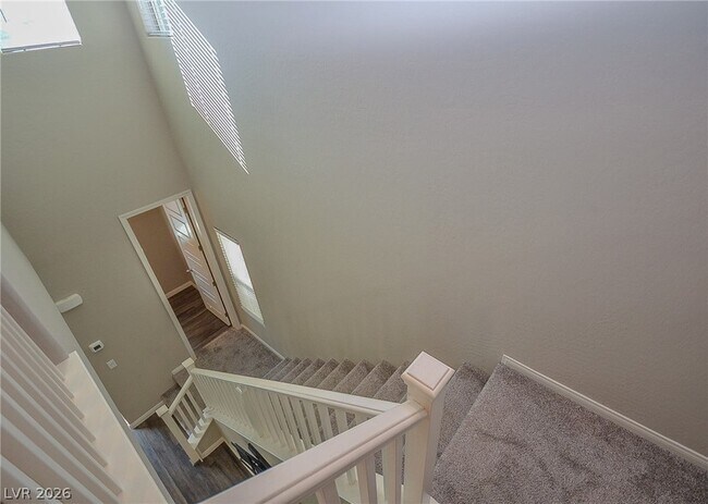 Building Photo - 541 Tokopah Falls St