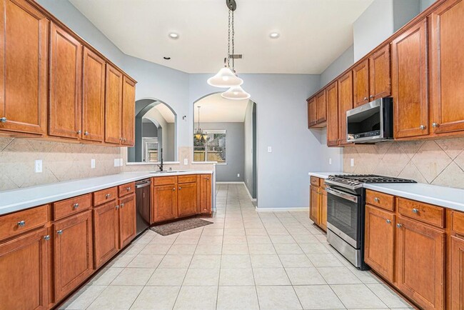 Building Photo - 1753 Silver Bend Dr