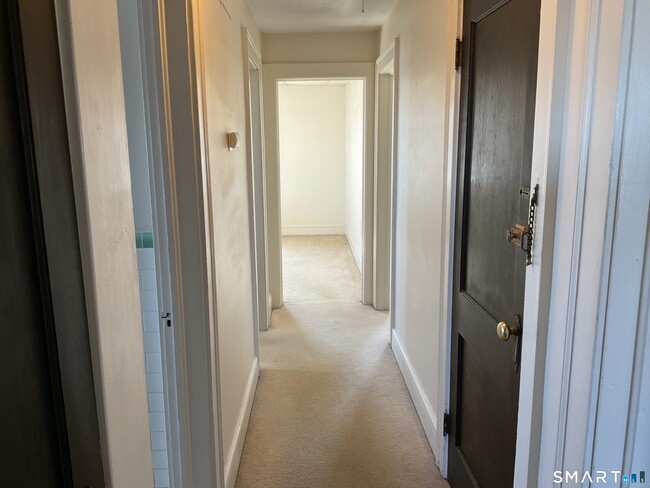 Building Photo - 405 Mohegan Ave Pkwy