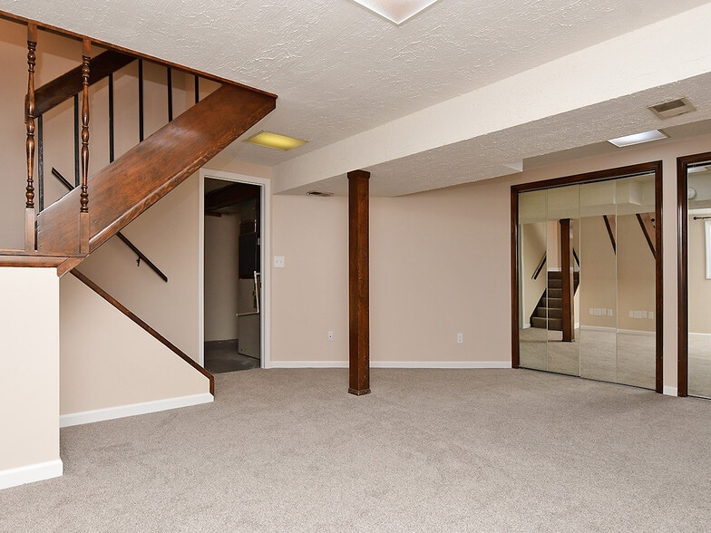 Building Photo - 14028 Madison Cir