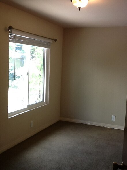 Bedroom 1 - 311 N Westlake Ave