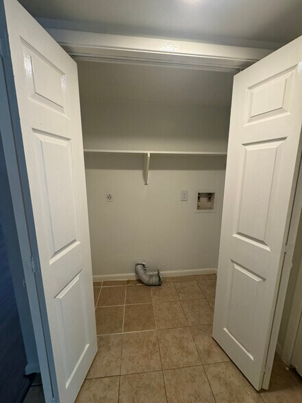 Building Photo - 4031 Briarglen Dr