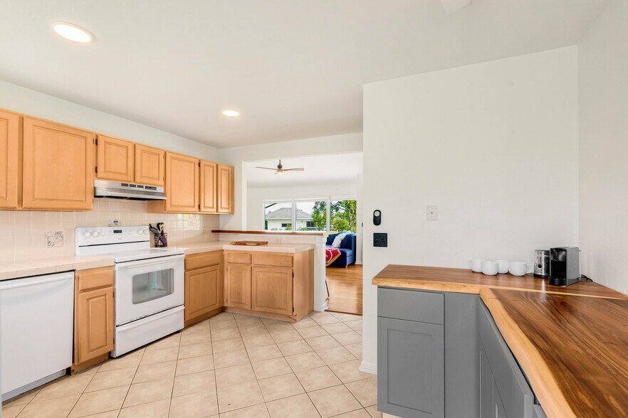 Building Photo - 3807 Iluna Pl