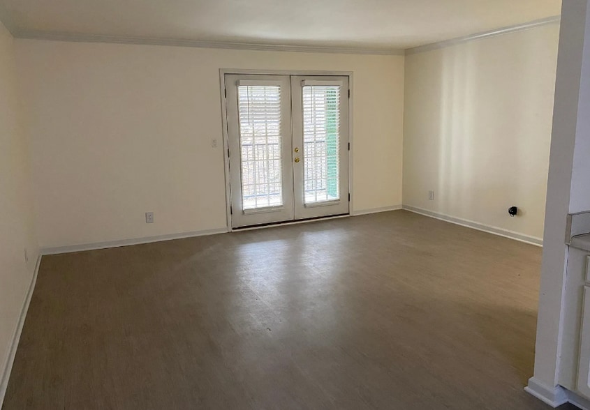 Building Photo - 3615 Essex Ave