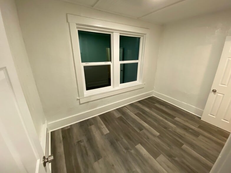 Building Photo - 635 23rd St