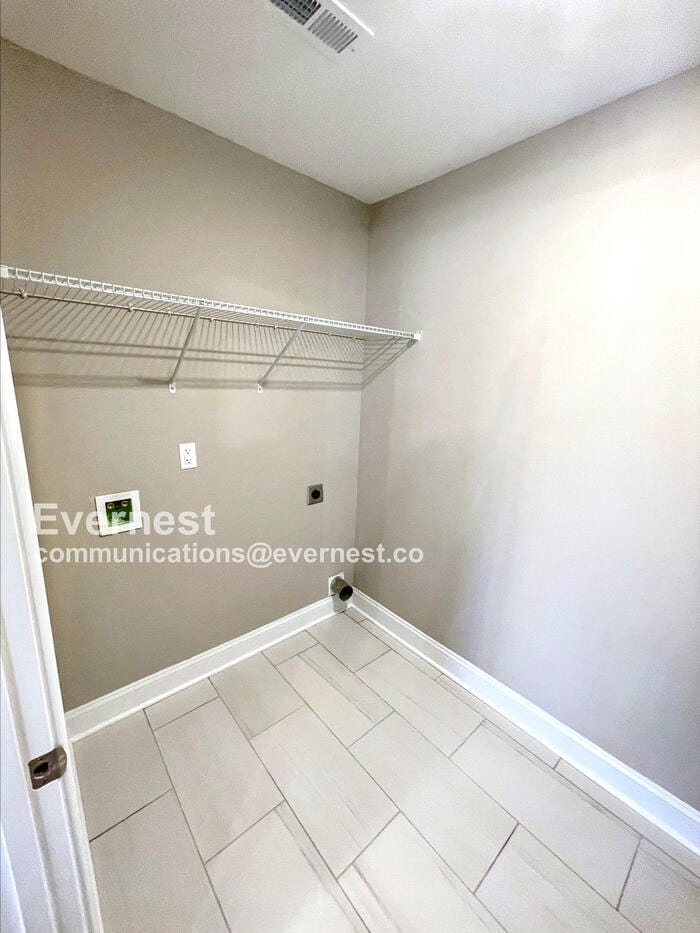 Building Photo - 142 Ardell Dr