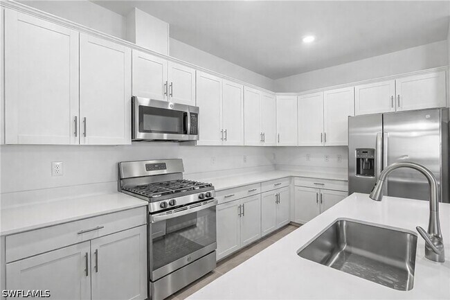 Building Photo - 18311 Ridgeline Dr
