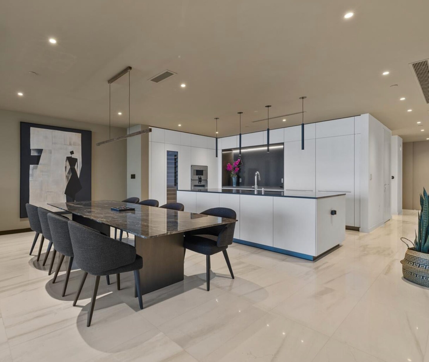 Building Photo - 300 Biscayne Boulevard Way