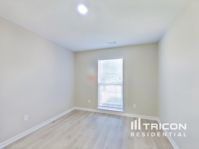 Building Photo - 400 Ashby Pl