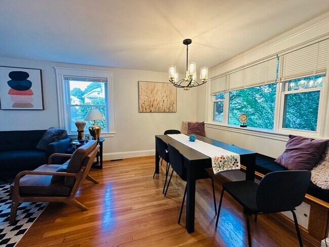 Building Photo - 20 Rockview Rd