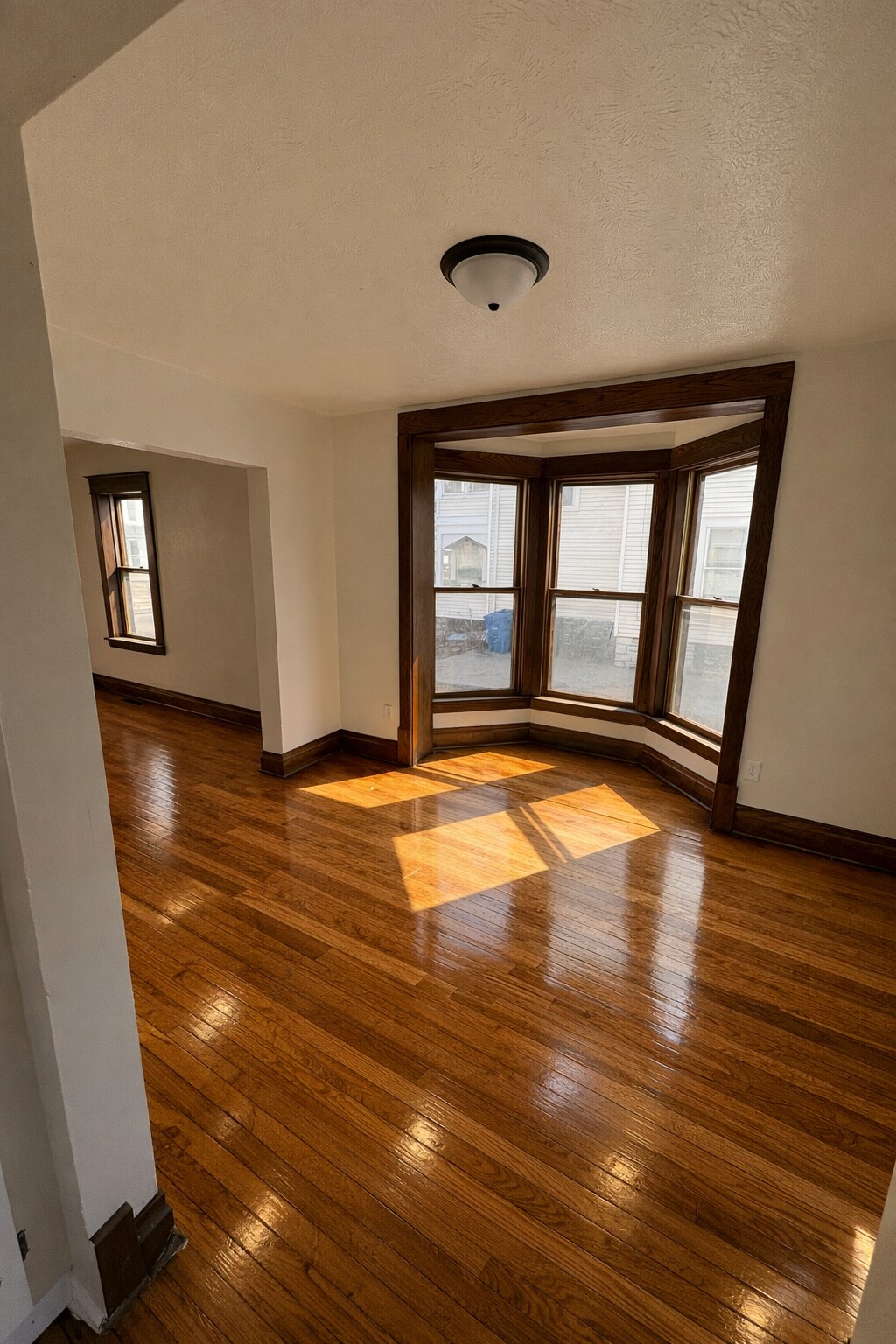 Building Photo - 543 Jackson St