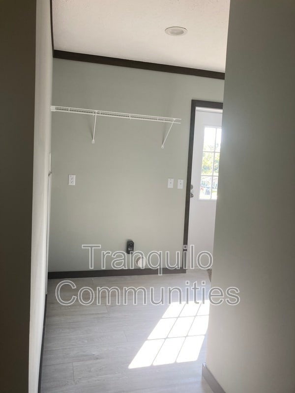 Building Photo - 112 Hubert Dr