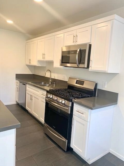 Interior Photo - 125 Cherry Ave