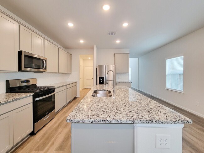 Building Photo - 94 Valiant Ridge Trail