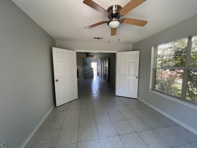 Building Photo - 9712 Seafarer's Way