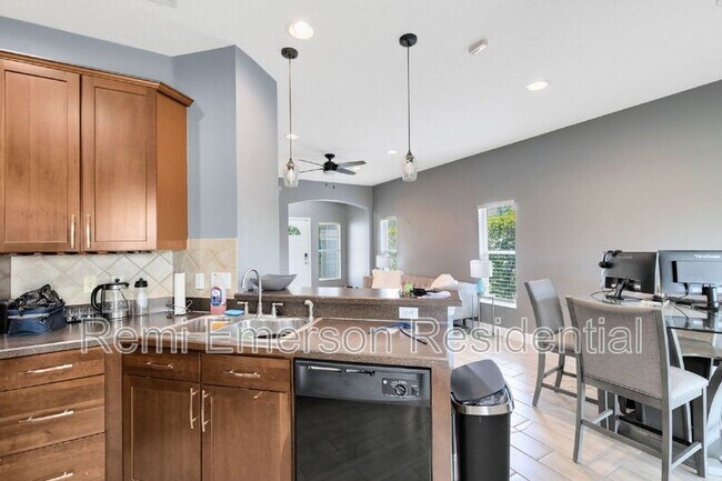 Building Photo - 3891 Clubside Pointe Drive