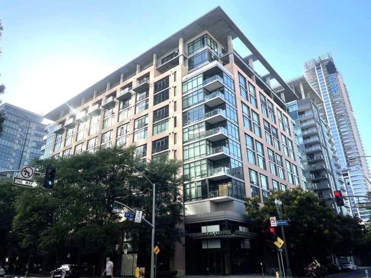 Primary Photo - 1111 S Grand Ave